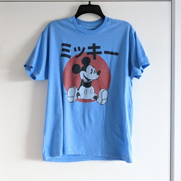Disney Tops - Mickey Mouse Tee 👕